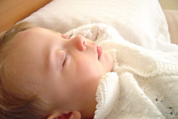 5 Aylık Bebek Gelişimi: Fiziksel, Duygusal ve Duyusal Gelişim